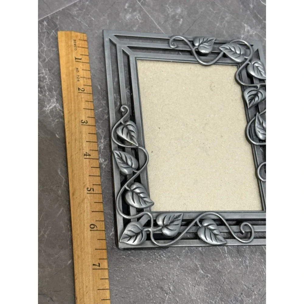 Connoisseur Silver-tone Pewter Picture Frame with Climbing Vine 3.5x5